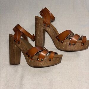 Groove Mystery Strappy Platform Sandals Tan Vegan Leather Studded‎ Women's 8
